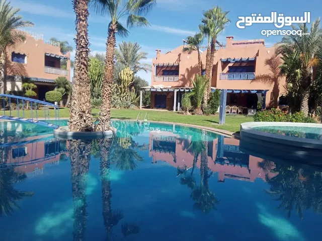 فيلا فخمة للبيع ب مراكش
