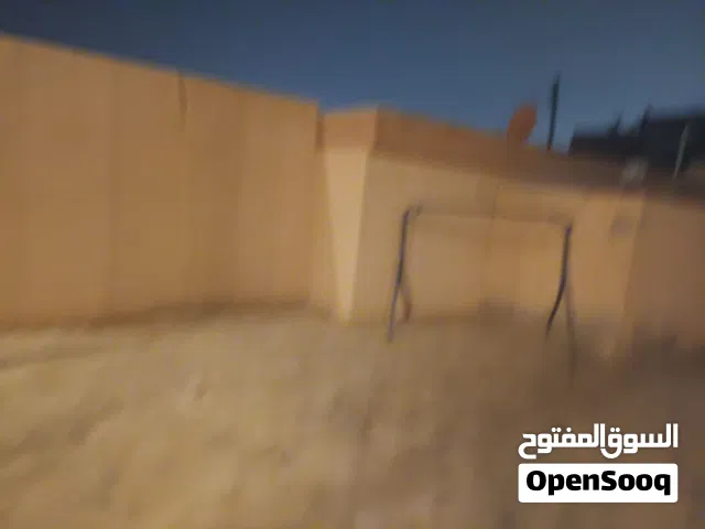 استديو  ارضي بطريق المطار بجوار شارع ولى العهد بجوار دعم المديريات