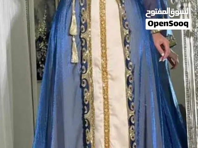 للصبايا اللي بدوروا على الأناقة والتميز والقطع الفريدة، للبيع قفطان مغربي فخم جداً ومميز: