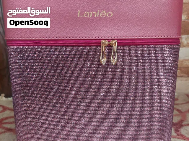 منظّم مكياج فاخر مع مرآة