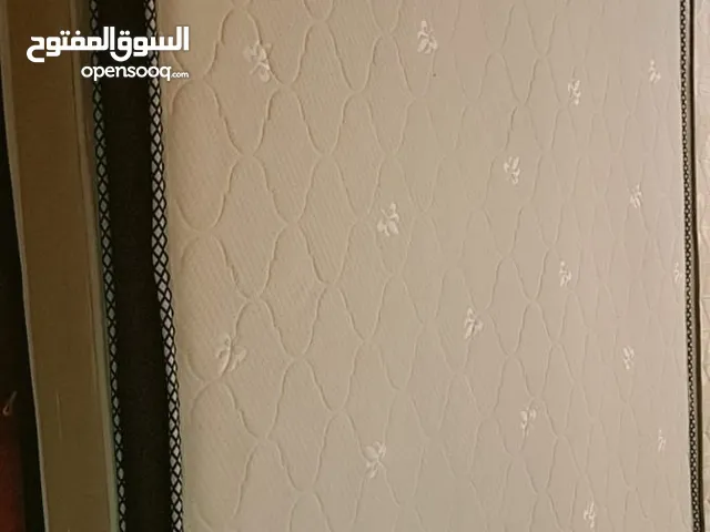 سرير استعمال 5 شهور