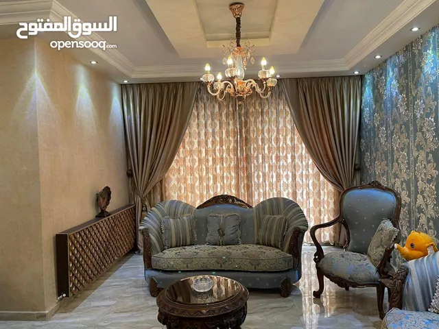 شقة مميزة للبيع في تلاع العلي 240 متر داخلي 160 متر خارجي