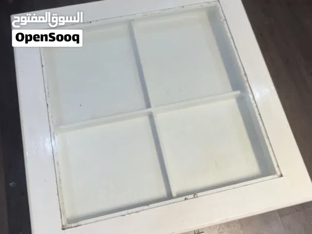 طاوله ايكيا تحتاج صبغ    للتواصل وتساب فقط   المكان جنوب السرة الشهداء