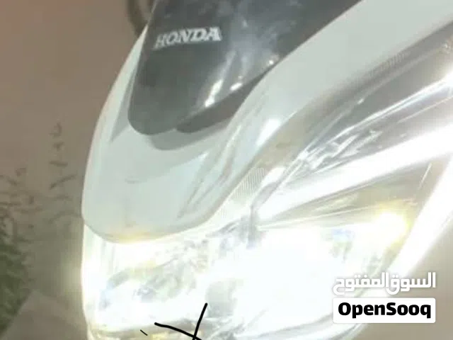 2017 هوندا PCX150