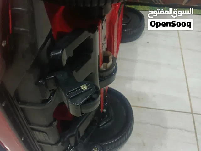 سيارة أطفال