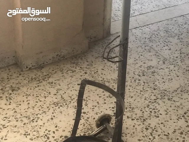 عربة جرار غاز و قوارير ماء للبيع