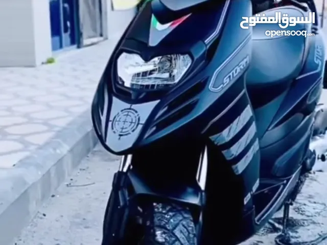 سكوتر ابريليا موديل ( 2023 ) للبيع بحالة الوكالة ما عليه اي مشاكل او مخالفات