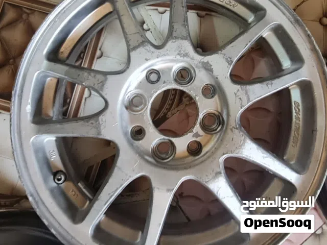 مطلوب جنط كروم مقاس 15 اربعه مسامير للكورلا