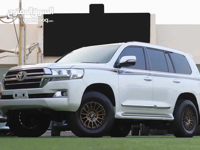 Toyota Land Cruiser VXR 2019 5.7
