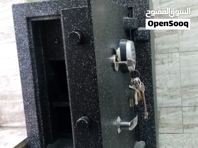 المصرى قاصه مستعمله بحاله الوكاله خزنه بريطاني وزن ثقيل جميع الخزنات و القاصات لدينا