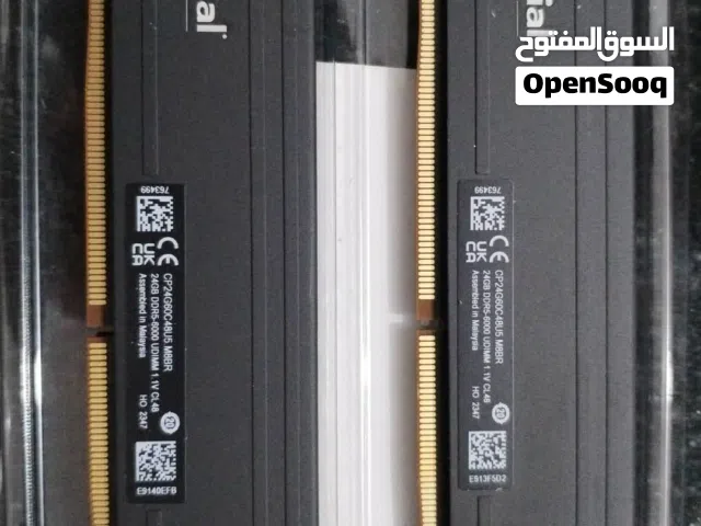 ذاكرة الوصول العشوائي (RAM) Crucial Pro من نوع DDR5.  السعة والسرعة: يأتي الطقم بسعة إجمالية 48 جيجا
