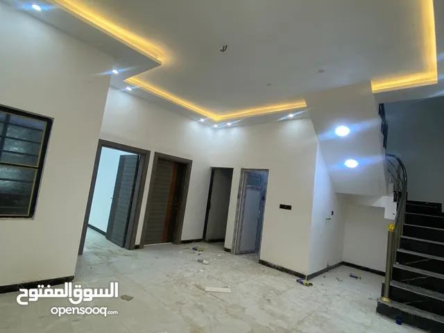 150 m2 More than 6 bedrooms Townhouse for Sale in Basra Uwaysan