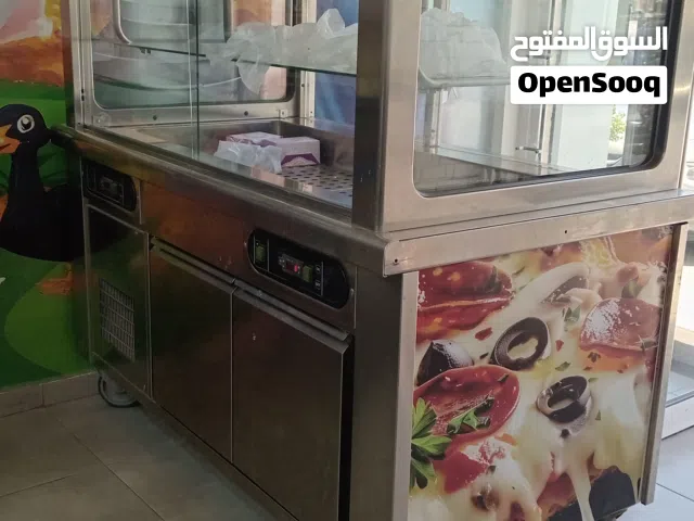 معدات وادوات محل حلويات كاملة للبيع
