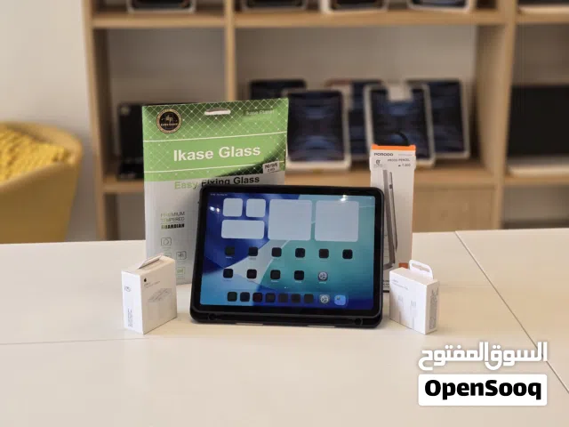 iPad Air M2 11-inch 128GB بحالة الجديد مع ملحقات