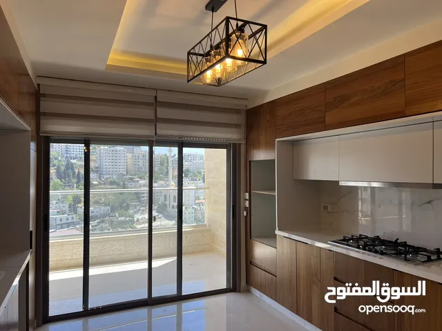 شقه للبيع ديلوكس في عين مصباح قرب مقر الاذاعه والتلفزيون