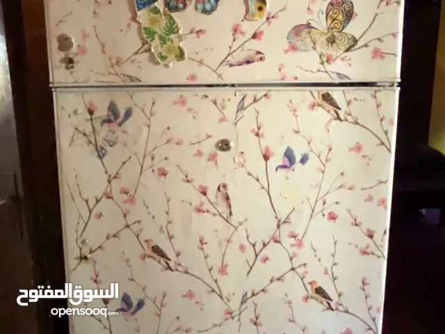 ثلاجه ، مكنسة كهرباء ، فرن بحاله جيده / ب سعر لقطه