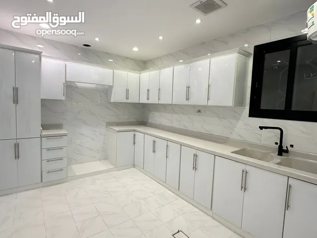 227 m2 5 Bedrooms Villa for Rent in Al Madinah Ad Difa