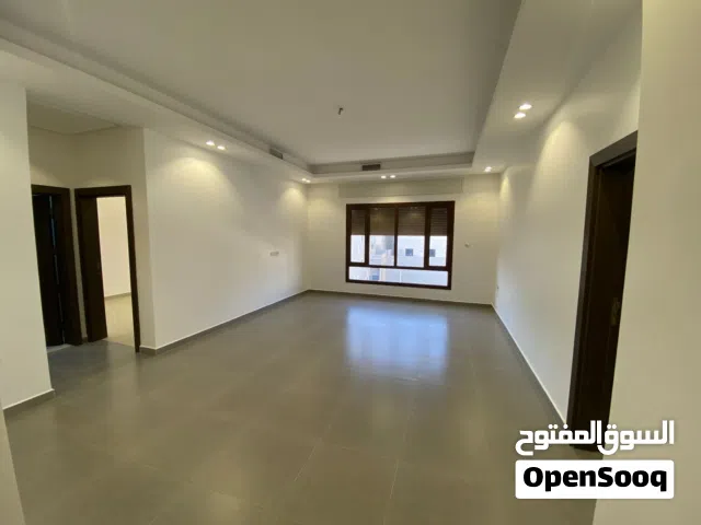 شقه موقع ممتاز تشطيب راقى بجوار الجمعيه الرئيسية والمسجد للإيجار