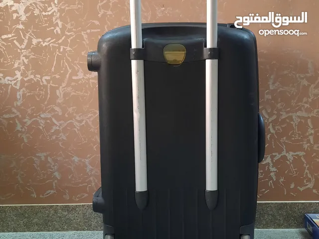 حقائب اديداس نسائية للبيع في بغداد - شنط نسائية : حقيبة يد نسائية, ظهر:  أفضل سعر