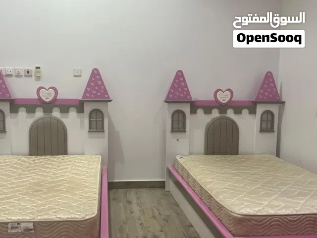 أسرة بنات بحالة جيدة - ladies beds