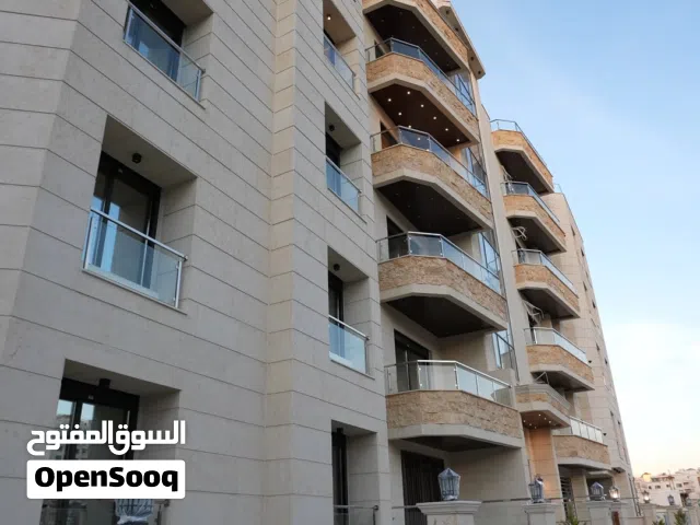 شقة ارضية للبيع 110م مع ترس (سكنية - استثمارية) في ديرغبار شارع ال 60 ، مطبخ راكب ، تدفئة غاز