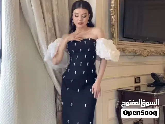 فستان ابيض واسود
