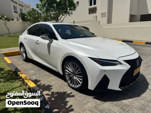 Lexus IS300 2025 – White  Like New  Only 800 KM