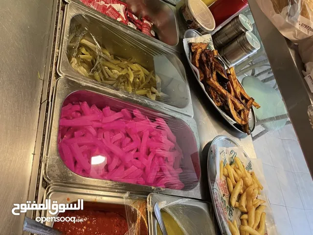 مطعم للبيع اوالضمان اكلات شعبيه سناكات فلافل حمص ساندويشات مشروبات ساخنه وبارده السعر بعد المشاهده