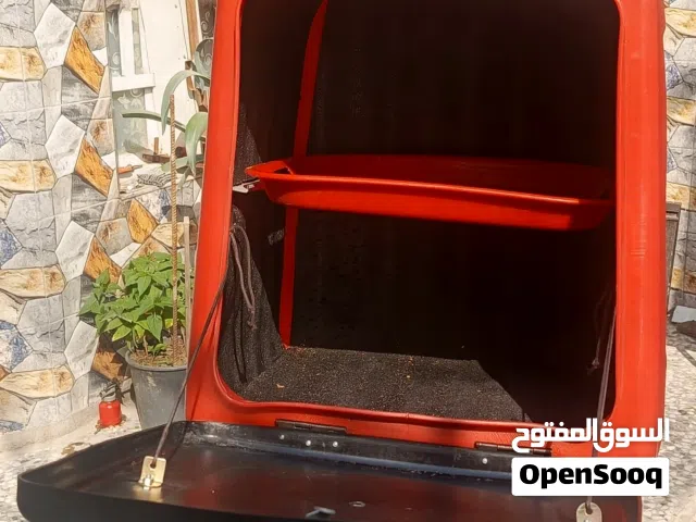 صندوق احمر بلاستك للبيع