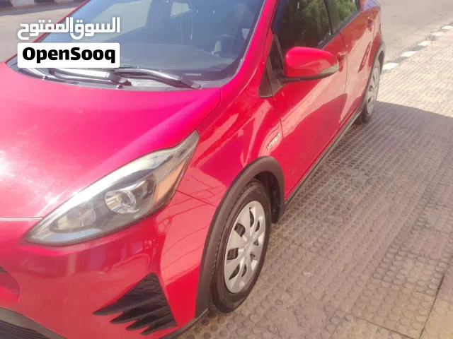 2018 تويوتا بريوس Prius C