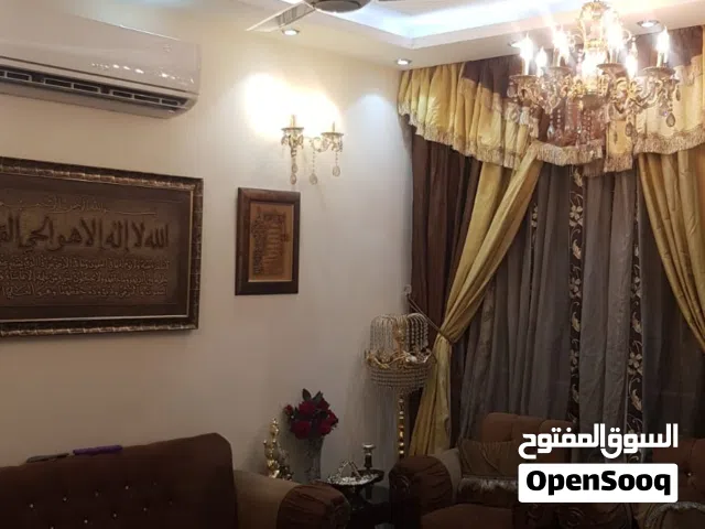 دار لللبيع مساحته 100 متر