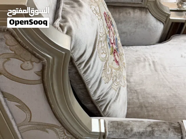 كراسي صالة راقي من دانوب هوم مستعمل ونظيف