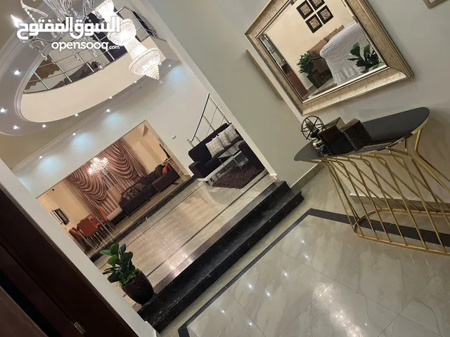530 m2 More than 6 bedrooms Villa for Sale in Tripoli Al-Serraj