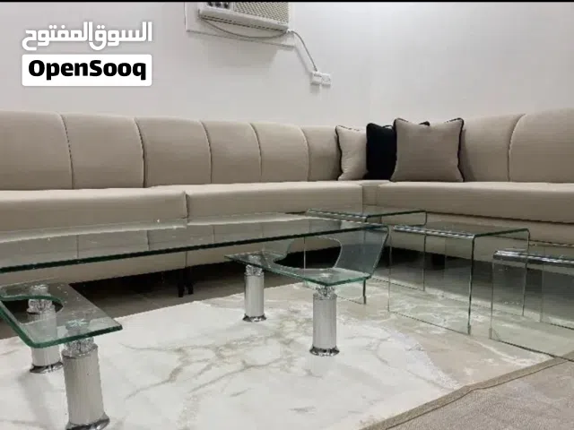 للبيع طقم طاولات أنيق وفخم