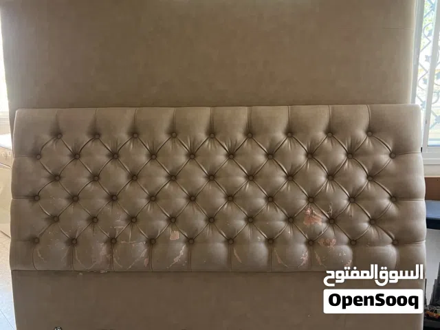 تخت مجوز بحالة ممتازة