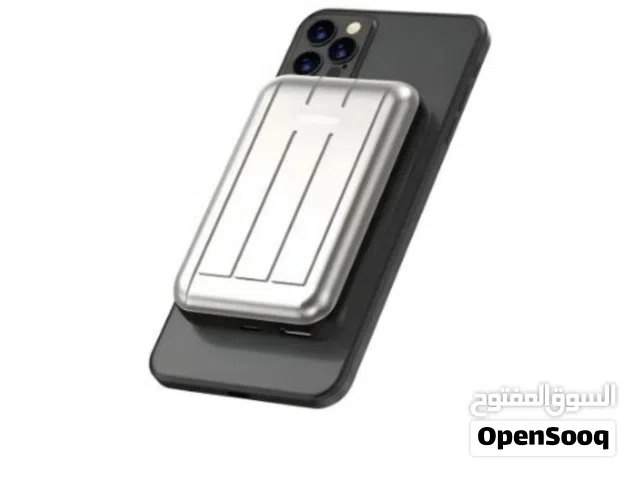 محتوى العلبة Foneng • بطارية احتياطية لاسلكية مغناطيسية 15 واط 5000 مل أمبير  الحاله : جديد وعندي 30