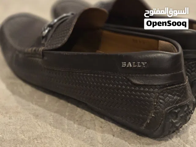 حذاء ماركة بالي مقاس 42 بني  استعمال لمدة سنة ونصف