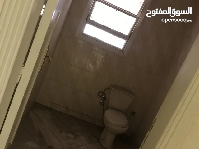 مخزن للإيجار 200 م في مدينه نصر