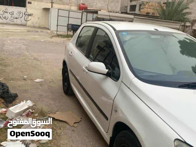2004 بيجو 307 Base