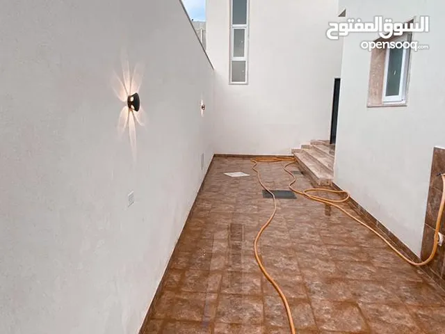 255 m2 5 Bedrooms Townhouse for Sale in Tripoli Ain Zara