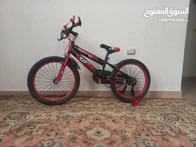 دراجه للبيع استعمال نضيف جدا  يقدرو يركبو اعليها من عمر2سنين الى12سنه  المكان طرابلس