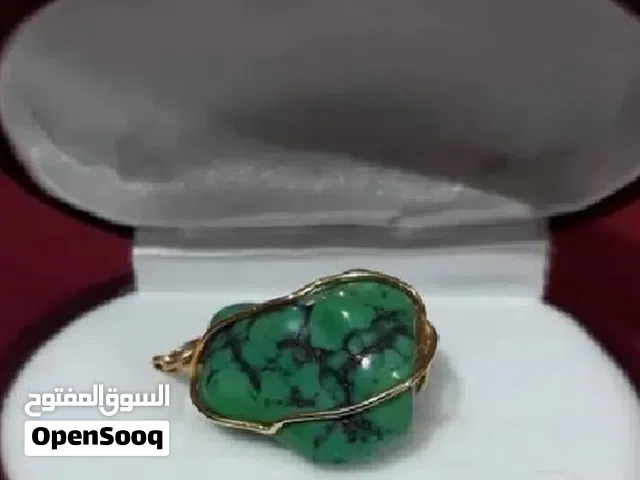 تعليقه =اسمها بالايراني=شدرا فيروز=معلقة بايطار ذهب عيار18لها تفاصيل بالداخل أقرأها المهتم ترك رقمك