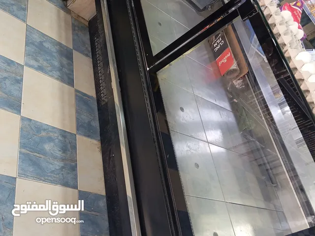 عدة محل مجمدات  ثلاجة عرض لحوم ايطالي استعال بسيط جدا بحالة ممتازة + فرامة لحمة 32 + مكبس برغر