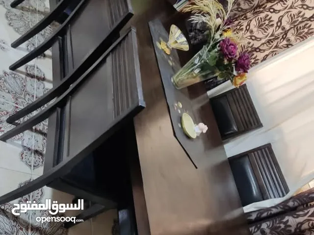للبيع: طقم سفرة ماليزي فاخر 8 كراسي بحالة الجديد!