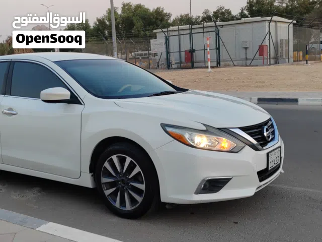 4 سلندرNissan altima 2017 SV خليجي