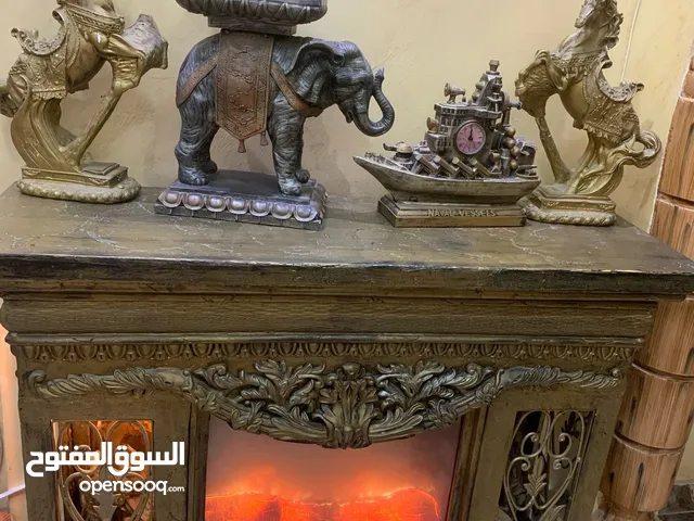 طاوله استقبال مع مجسمات كبيره