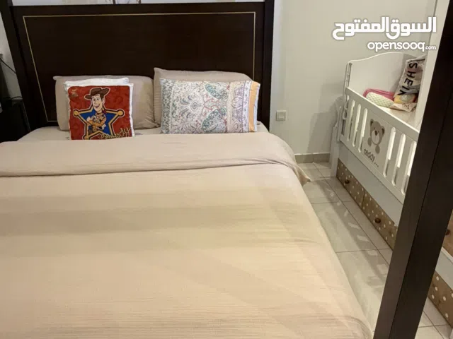 اثاث بحالة جيدة good condition
