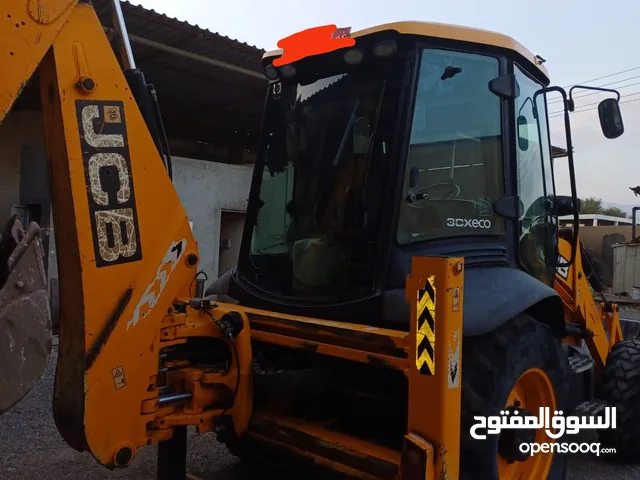 2014 Tracked Excavator Construction Equipments in Al Dakhiliya
