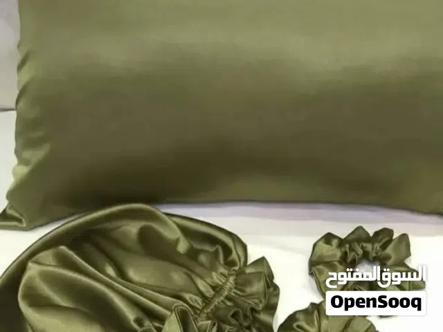 غشاء المخده و قبضات للراس وايضا غشاء للراس