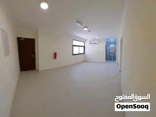 100 m2 3 Bedrooms Apartments for Rent in Al Wakrah Other